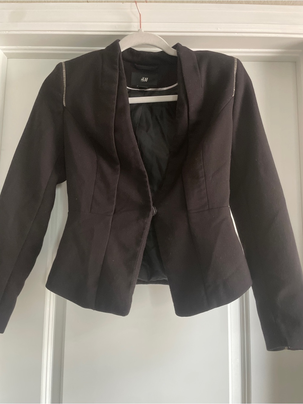 H&M Black Open Front Blazer Metallic Shoulder Trim Tailored Women’s Size 2